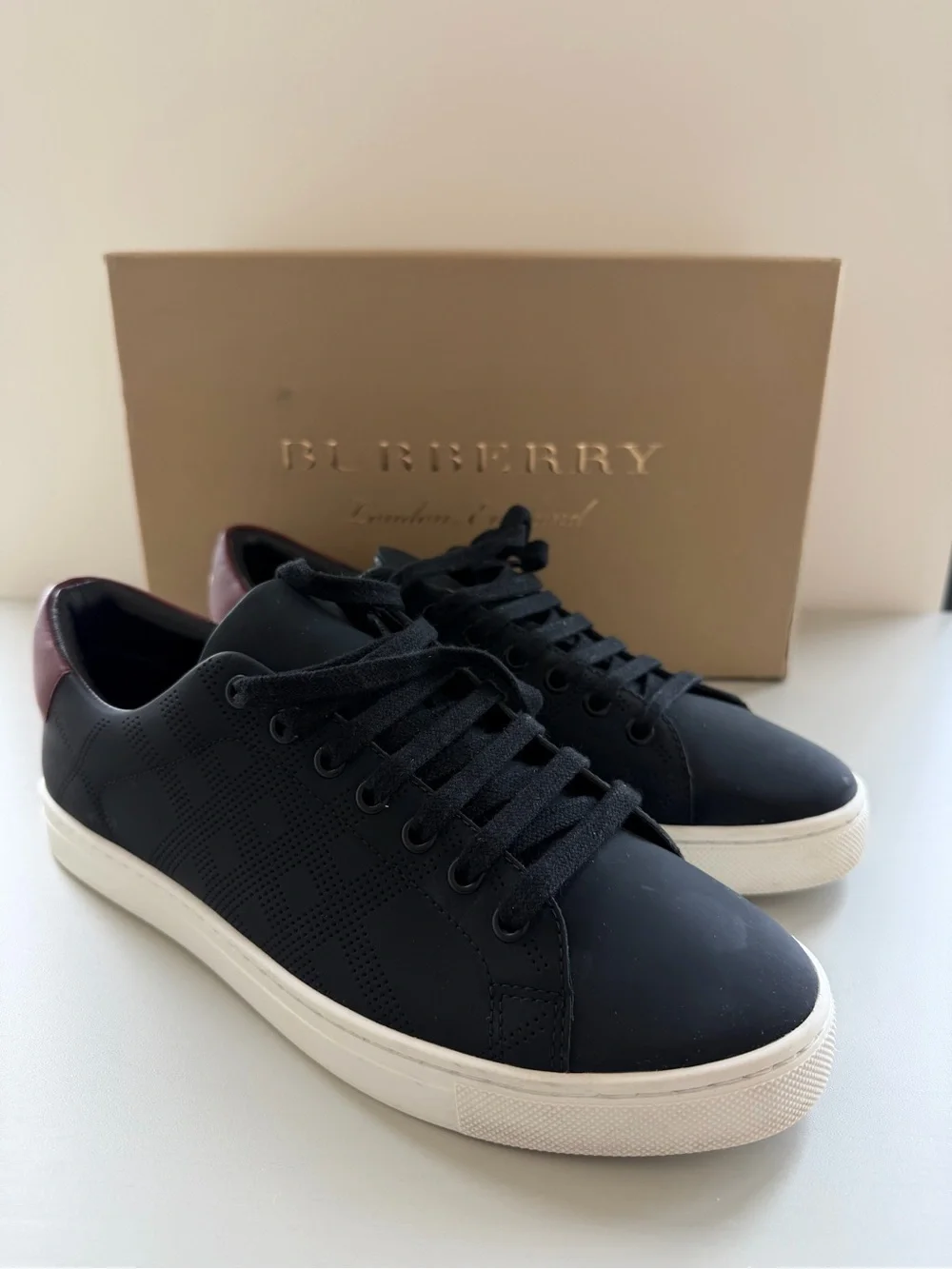 Burberry Men’s Sneakers US8